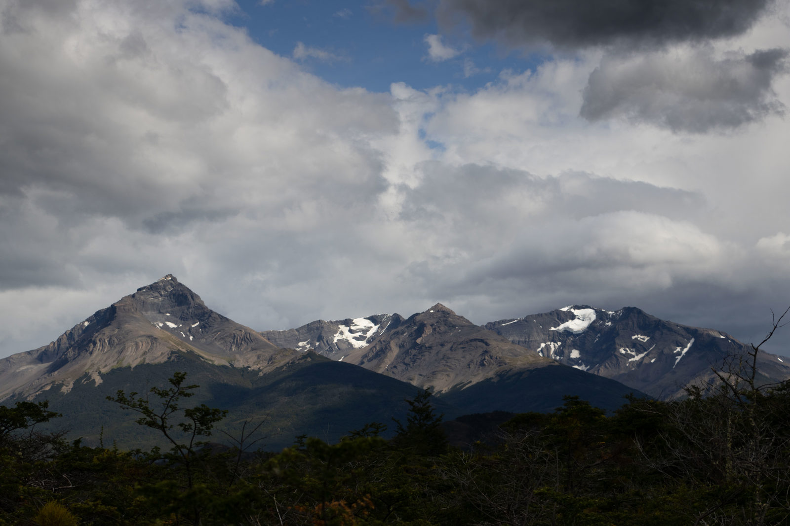 Mountain view on the walk up to Cueva del Milodón in Chilean Patagonia