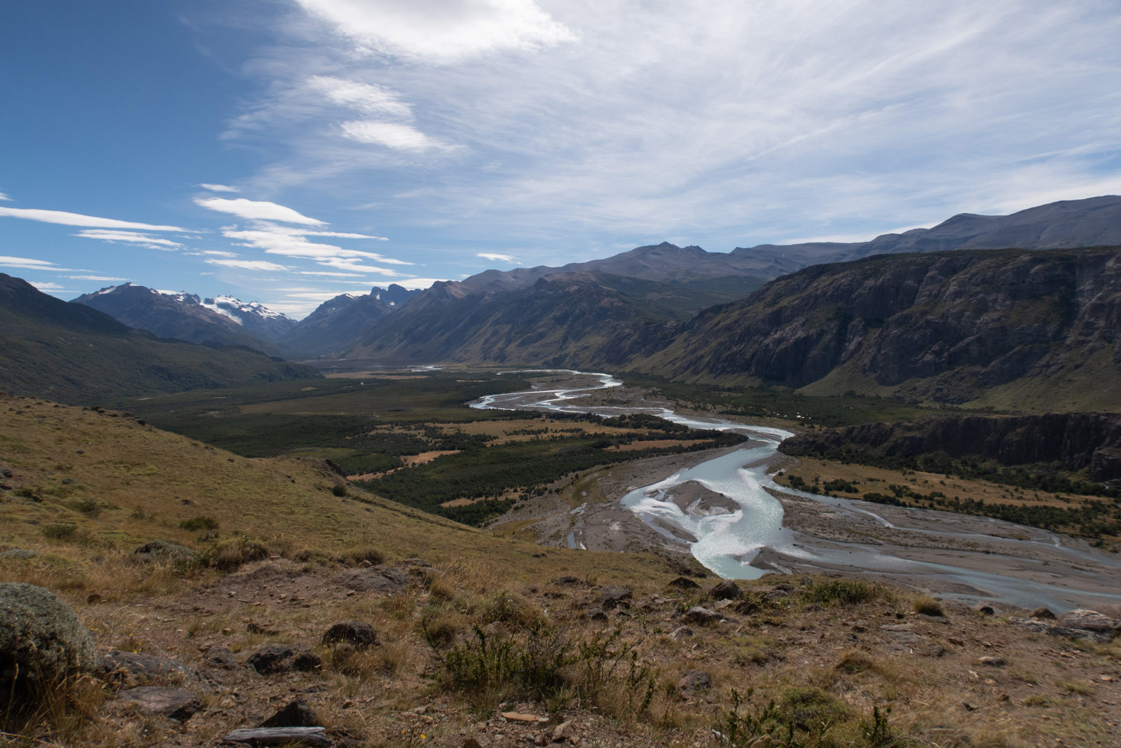 Late afternoon view over the winding Río de las Vueltas valley on the descent from the Fitz Roy trail towards El Chaltén.
